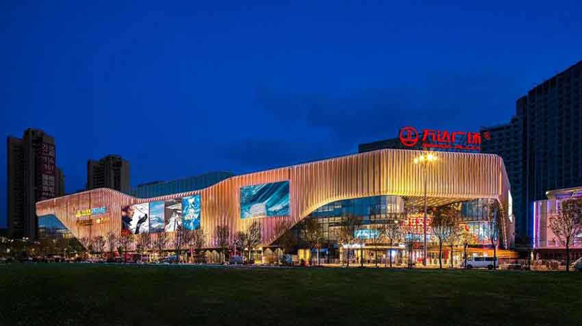 那種材質的發光字更适合安裝在樓頂?